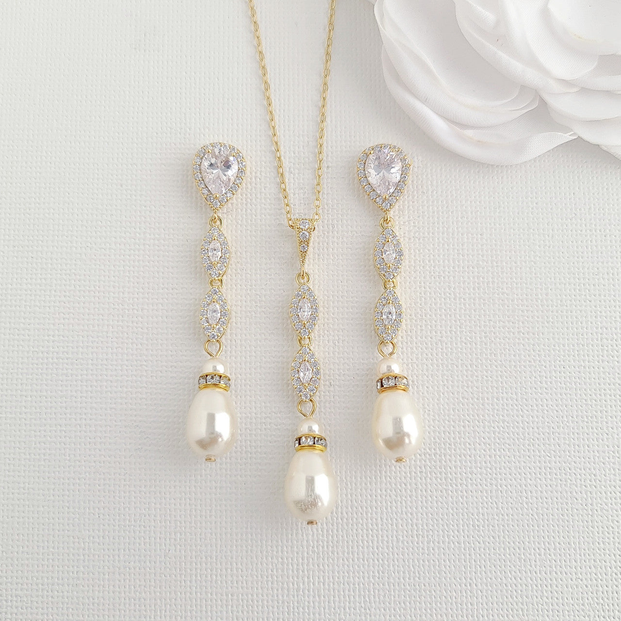 Pearl pendant deals set in gold