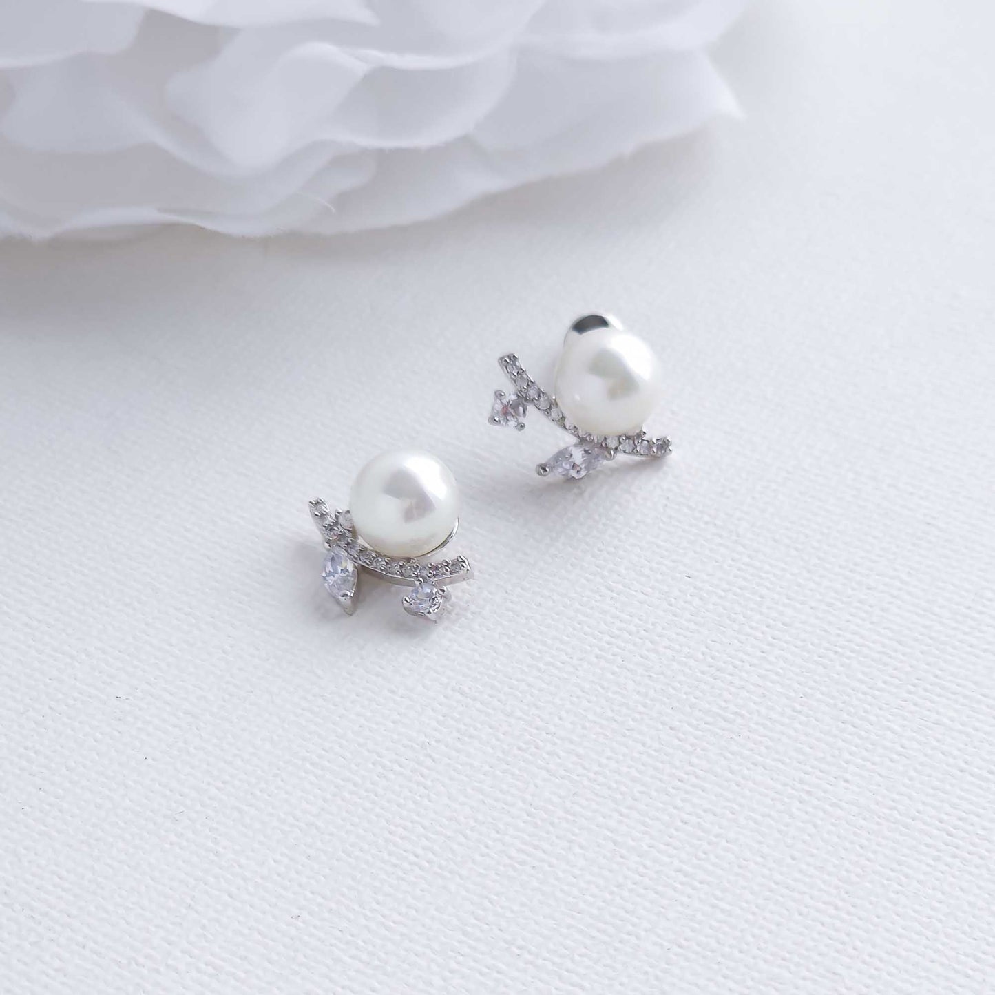 Small Leaf and Pearl Stud Earrings for Women-Everly