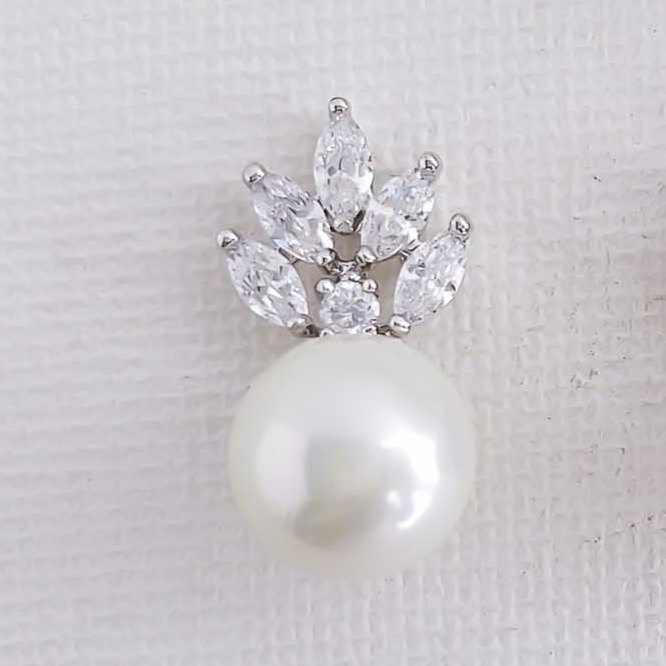 Pearl Stud Earrings-Scarlett