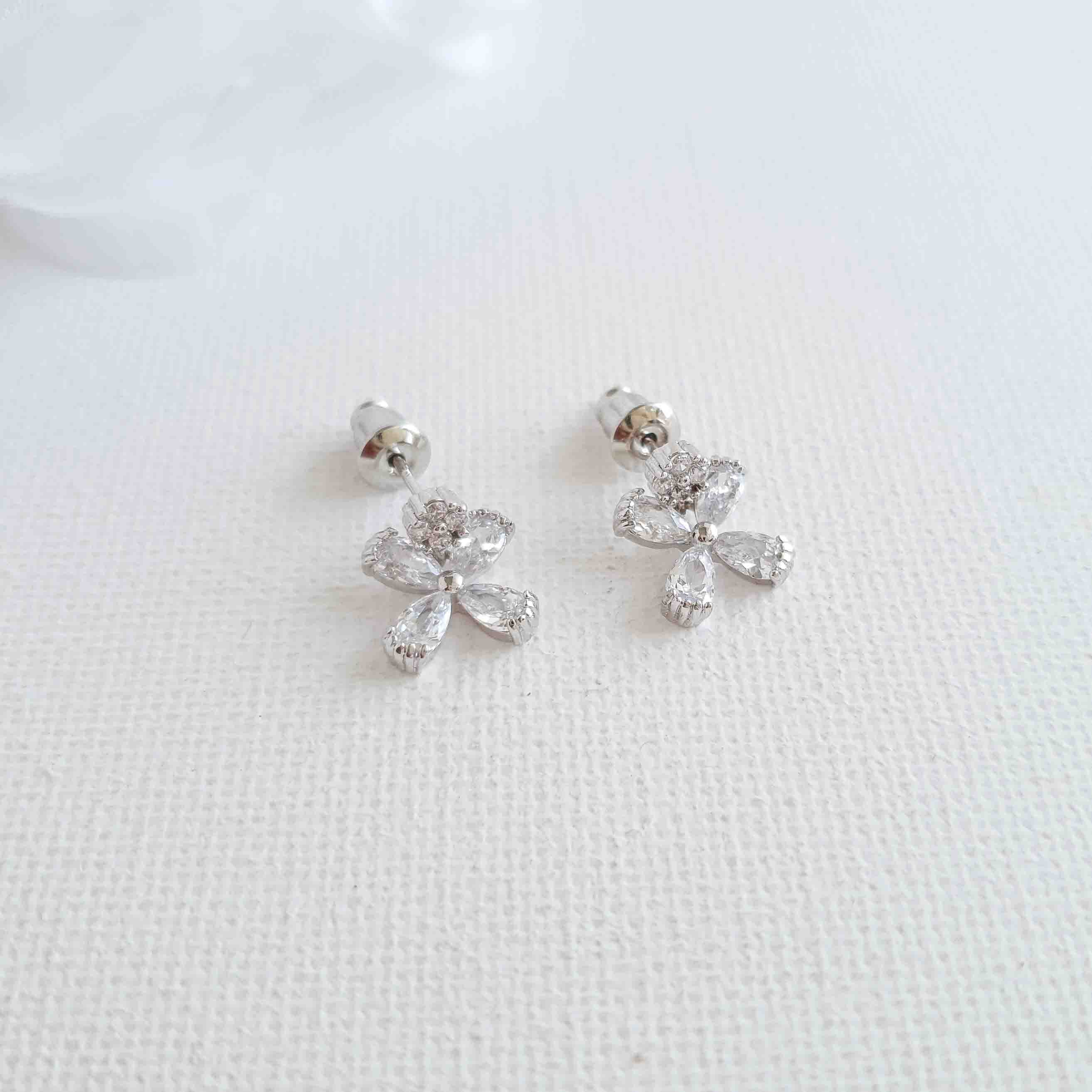 Cute deals flower earrings