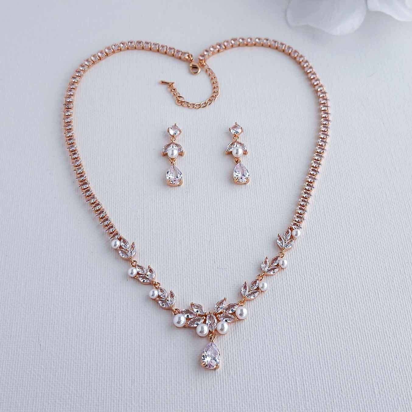 Rose deals necklace set