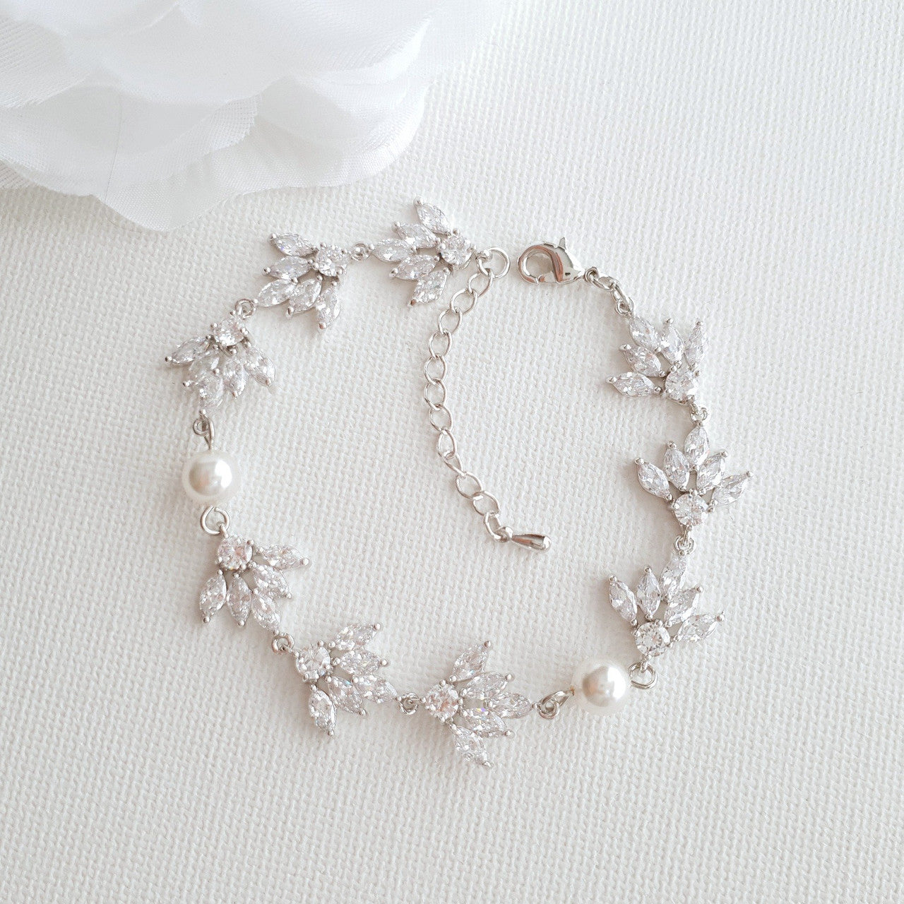 Set of 6 selling Ivory Pearl Bracelets, 6 Bridesmaid Bracelets, Cream Pearl and Rhinestone, Bridesmaid Gifts 0211